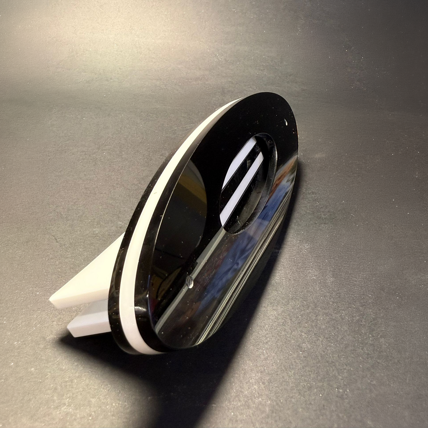 Custodia della Memoria: Portareliquie di Design in Plexiglass con Portafoto